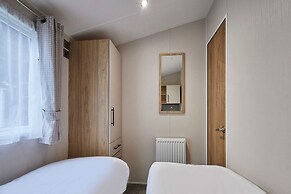 Host Stay Blossom Lodge