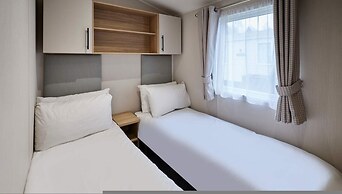 Host Stay Blossom Lodge