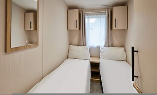 Host Stay Blossom Lodge