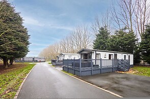 Host Stay Blossom Lodge