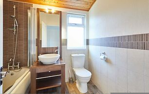 Host Stay Crystal Lodge