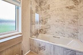 Host Stay Malton Pines Lodge