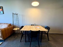 w Charming 2BR w Balcony in Tabacalera