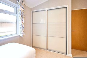 Host Stay Deneb Lodge