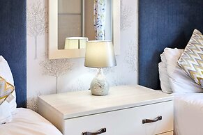 Host Stay Deneb Lodge