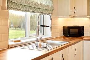 Host Stay Deneb Lodge