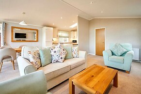 Host Stay Deneb Lodge