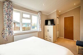 Host Stay Deneb Lodge