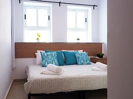 Tranquil 2 Bedroom Cityscape Apartments