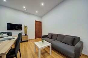 Charming Sliema Apartment Off the Ferries Seafront
