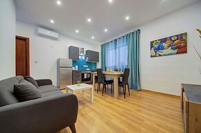 Charming Sliema Apartment Off the Ferries Seafront