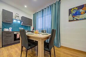 Charming Sliema Apartment Off the Ferries Seafront