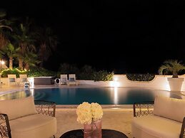Villa Alexandra: Sea Views, Pool, Jacuzzi & Sauna