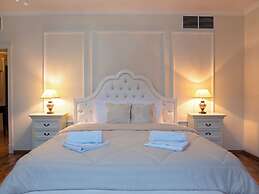 Villa Alexandra: Sea Views, Pool, Jacuzzi & Sauna