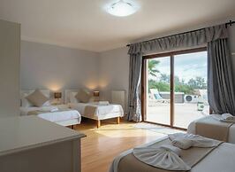 Villa Alexandra: Sea Views, Pool, Jacuzzi & Sauna