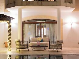 Villa Alexandra: Sea Views, Pool, Jacuzzi & Sauna