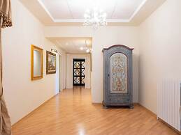Villa Alexandra: Sea Views, Pool, Jacuzzi & Sauna