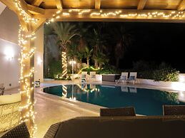 Villa Alexandra: Sea Views, Pool, Jacuzzi & Sauna