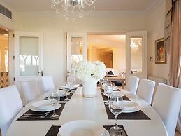 Villa Alexandra: Sea Views, Pool, Jacuzzi & Sauna