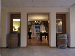 Villa Alexandra: Sea Views, Pool, Jacuzzi & Sauna