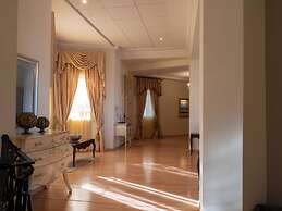 Villa Alexandra: Sea Views, Pool, Jacuzzi & Sauna