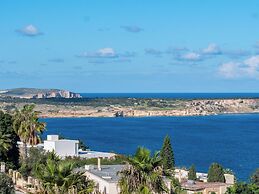Villa Alexandra: Sea Views, Pool, Jacuzzi & Sauna