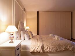 Villa Alexandra: Sea Views, Pool, Jacuzzi & Sauna
