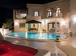 Villa Alexandra: Sea Views, Pool, Jacuzzi & Sauna