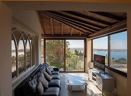 Villa Alexandra: Sea Views, Pool, Jacuzzi & Sauna