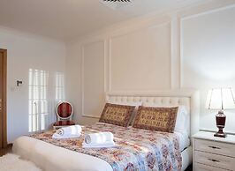 Villa Alexandra: Sea Views, Pool, Jacuzzi & Sauna