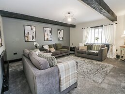 2 Manorhouse Farm