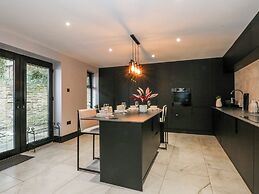 2 Manorhouse Farm