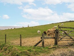 2 Manorhouse Farm