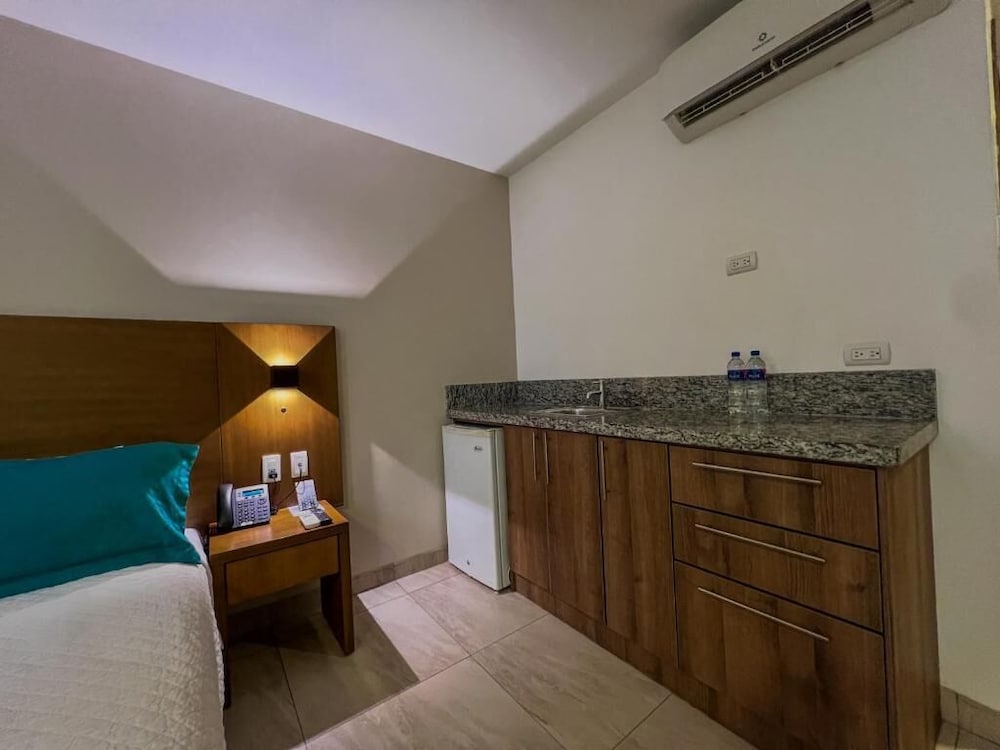 Hotel Aquamarina Manta