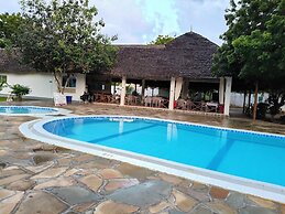Kili Sunrise Resort