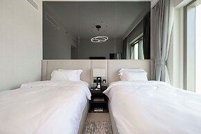 Luxury 2BR Burj Khalifa View Dubai Mall