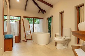 Beachfront Suites by Hotel Capitán Suizo