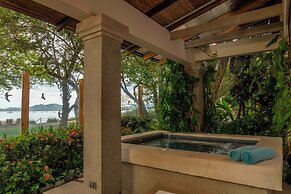 Beachfront Suites by Hotel Capitán Suizo