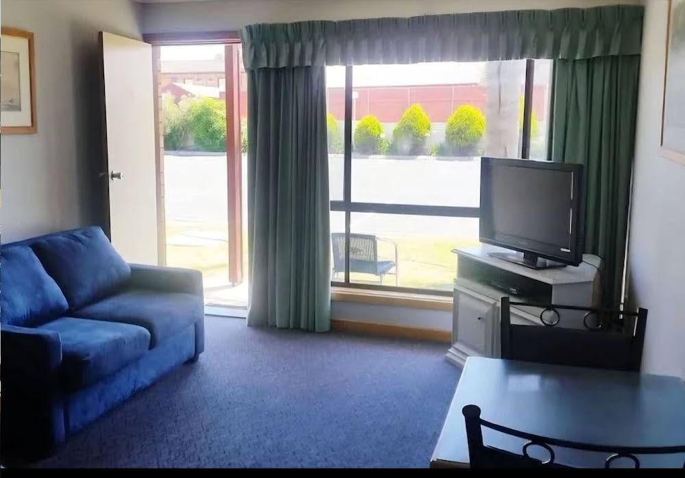 Kingston Ocean View Motel