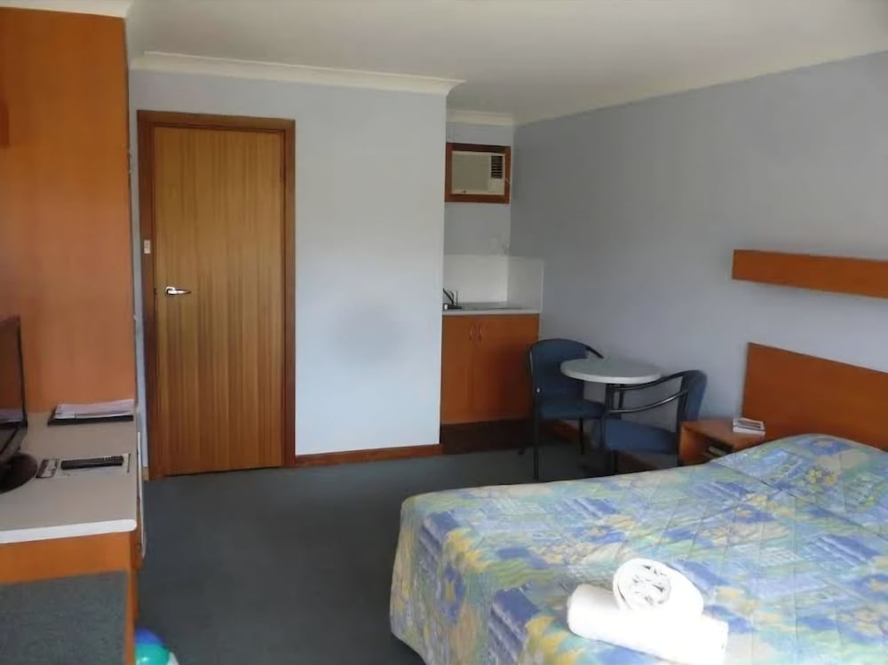 Kingston Ocean View Motel