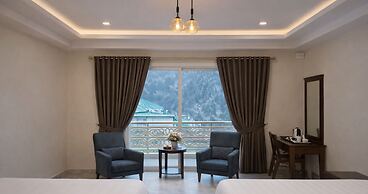 Mount Hayat Hotel