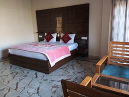 B'NEST By Baan Home Stay
