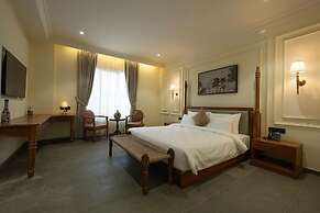 Akhyana Hotel Near Unitech Cyber Park