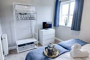 Modern House In Hartlepool With Private Parking