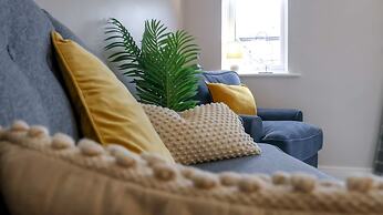 Modern House In Hartlepool With Private Parking