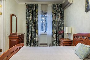 Designer Apartment on Victory Square
