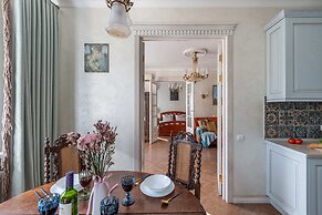 Designer Apartment on Victory Square