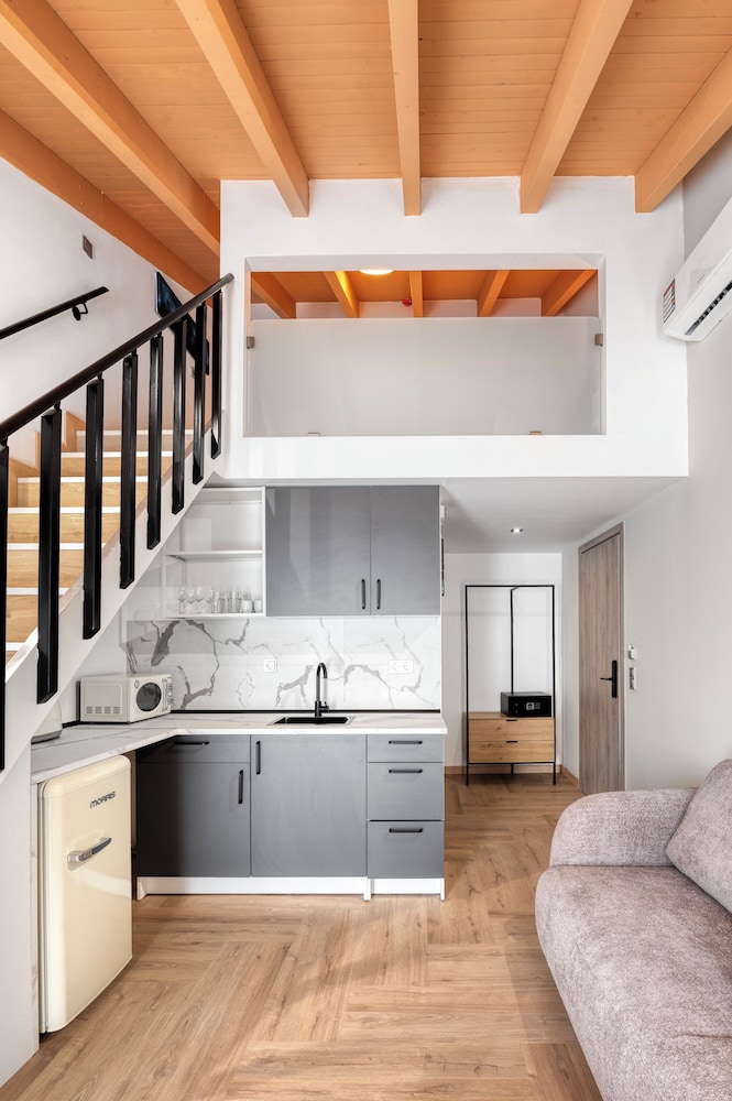 Athenian Heart Suites