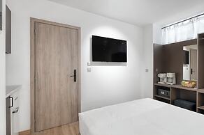 Athenian Heart Suites