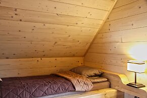 Comfortable Holiday Home, Close to the Lake